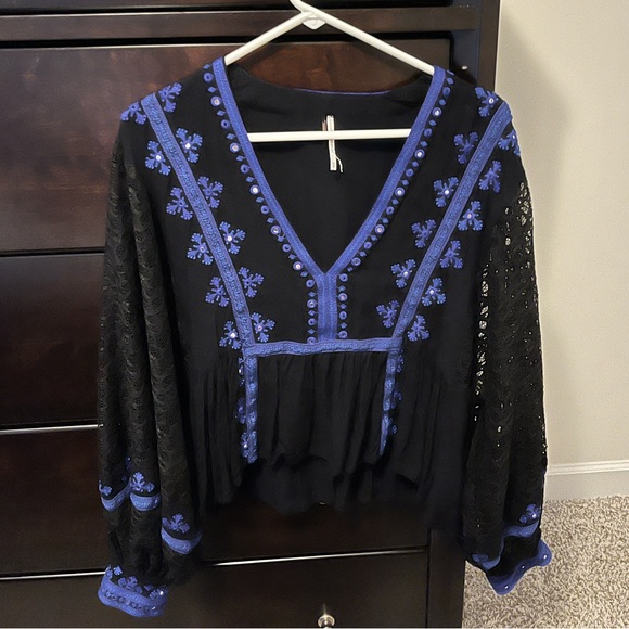 Free People Womens Boogie All Night Blouse size M Black Puff Sleeve V-Neck - Picture 2 of 6